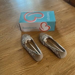 Bare traps size 8.5 Women’s NWT Cream multi color